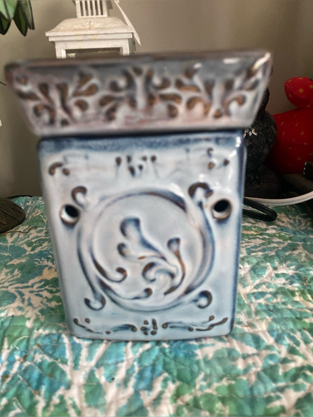 Scentsy "Borneo Blue Swirl" wax warmer